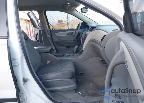 2017 Chevrolet Traverse Ls z USA, uszkodzony, nr VIN 1GNKRFKD9HJ278801